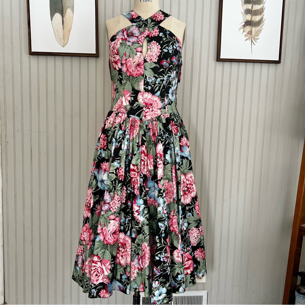 Geary Roark Kamisato 90’s Bold Floral Halter Keyhole Fit and Flare Dress Pink